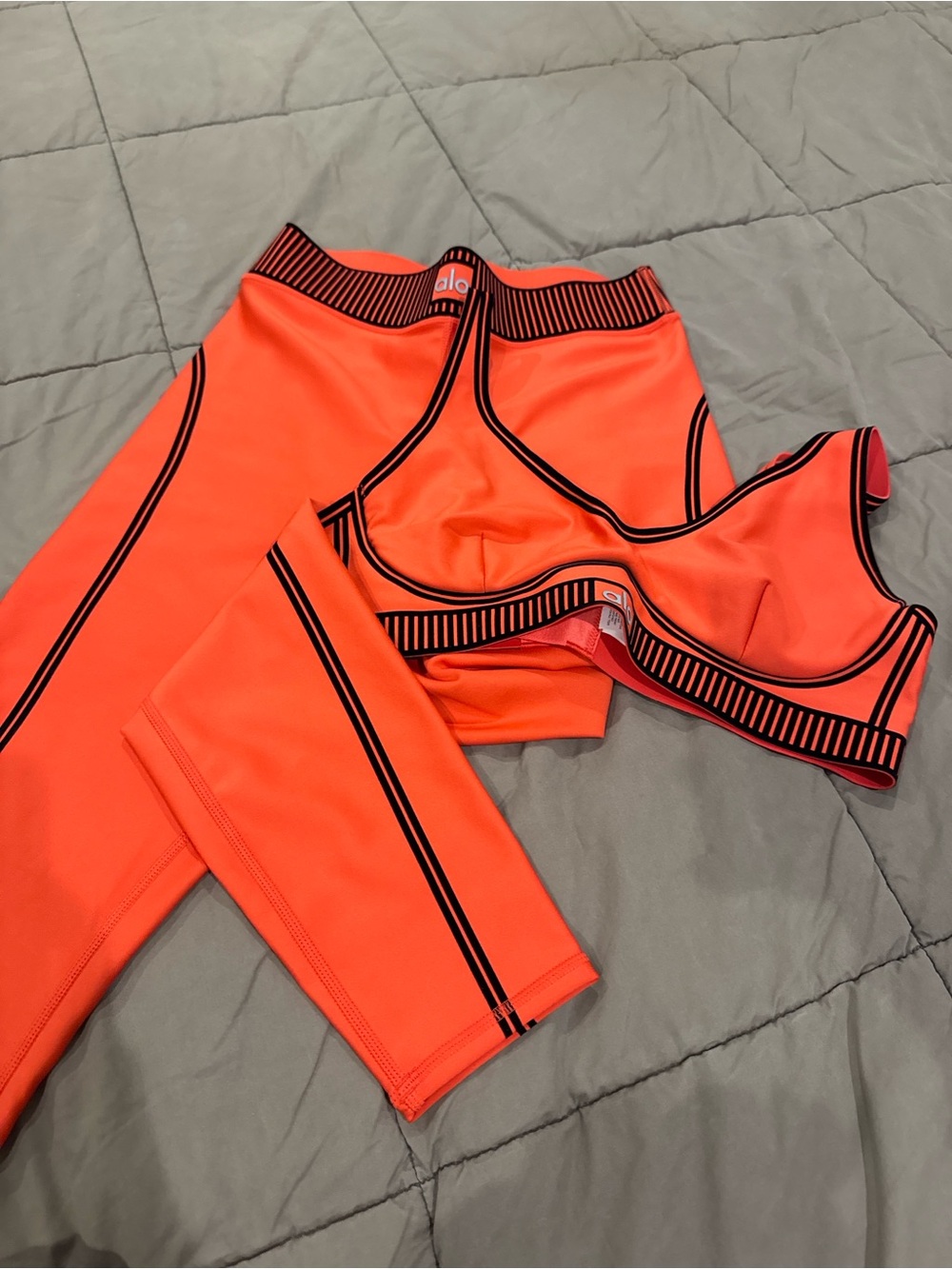 ❤️ Alo Red & Black Matching Activewear Set